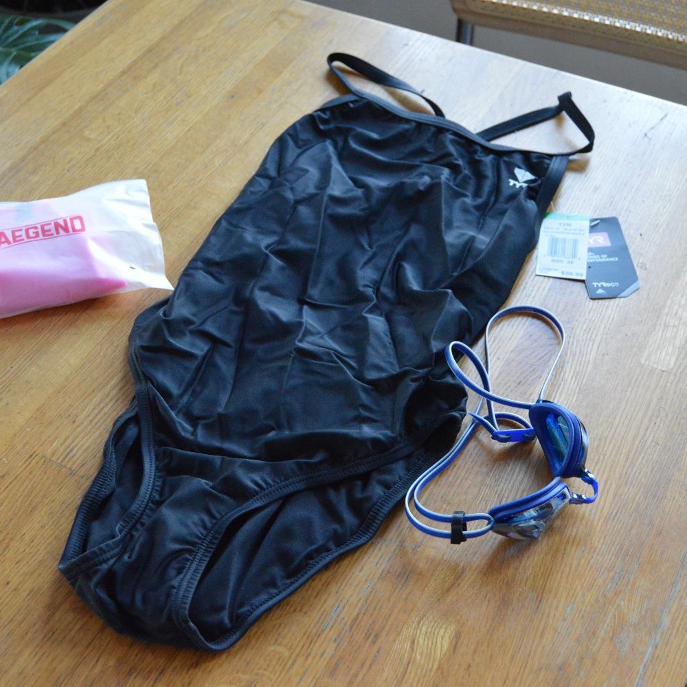 New with tags one piece TYR swimsuit black with diamondback size 36